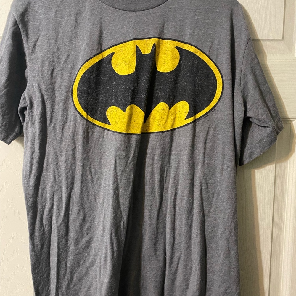 Size adult medium old navy Batman T shirt